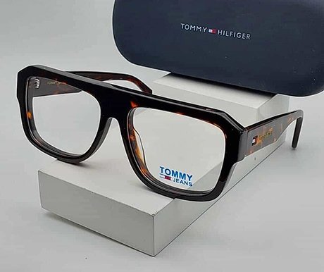 Tommy Hilfiger Rectangulaire – Élégance